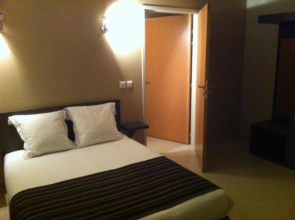 Fasthotel Le Rale Des Genets - Un Hotel Fh Collection Dun-sur-Meuse Pokój zdjęcie