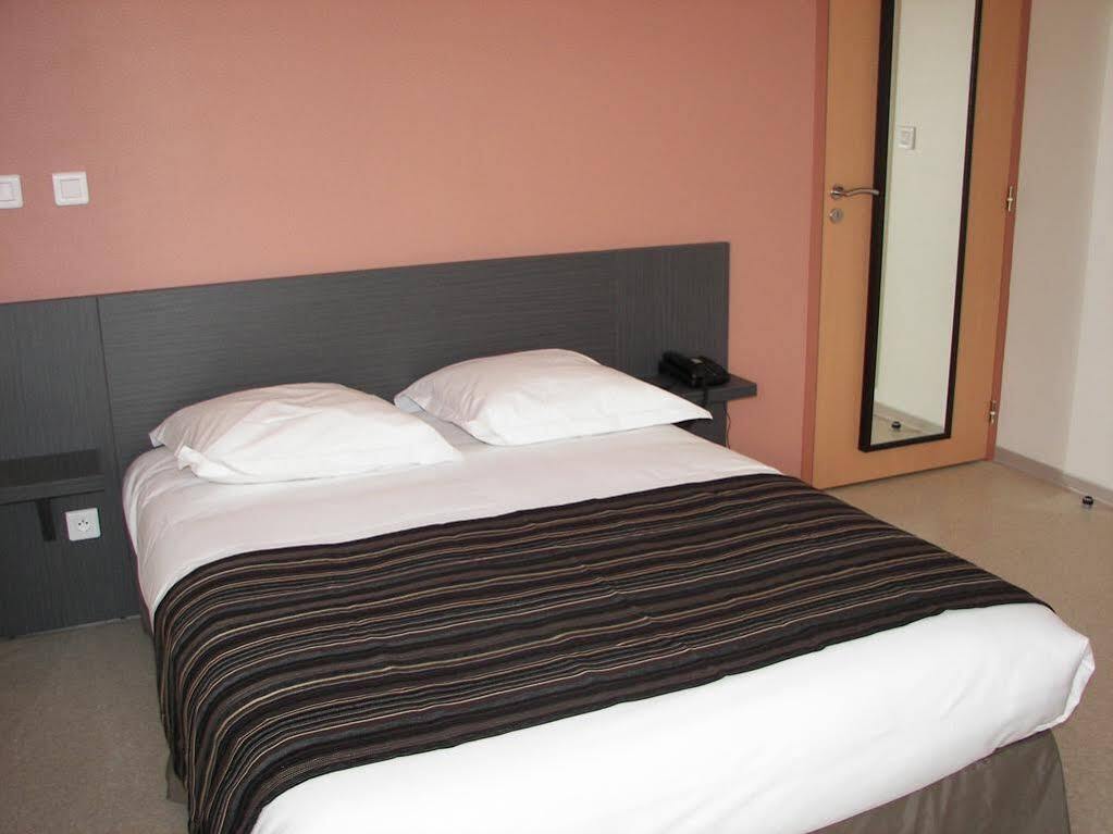 Fasthotel Le Rale Des Genets - Un Hotel Fh Collection Dun-sur-Meuse Zewnętrze zdjęcie